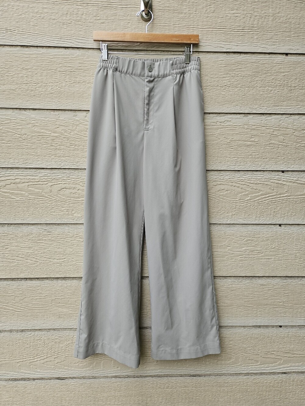 Beyond Yoga Status Wide Leg Trouser gray-green size large with small flaw